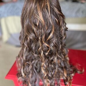 Elegant Wavy Brown and Tan Hair Extensions